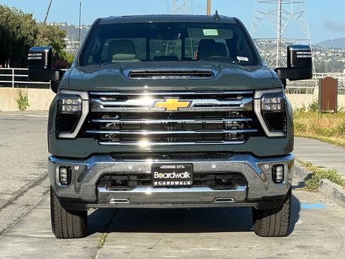 New 2026 Chevrolet Silverado 2500 LTZ w/ LTZ Premium Package AWD/4WD image 9