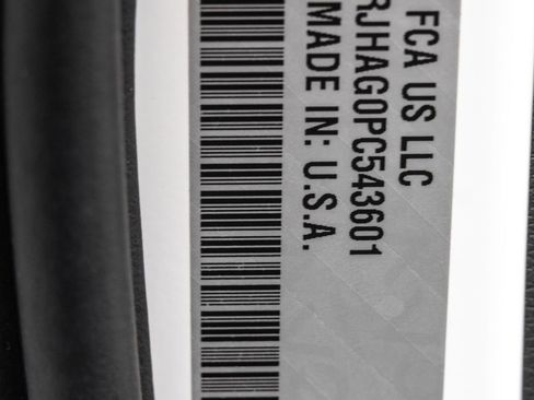 Used 2023 Jeep Grand Cherokee Altitude image 47