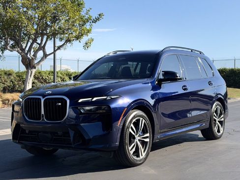 Used 2023 BMW X7 M60i AWD/4WD image 2