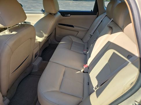Used 2011 Chevrolet Impala LT w/ Luxury Edition Package FWD image 17