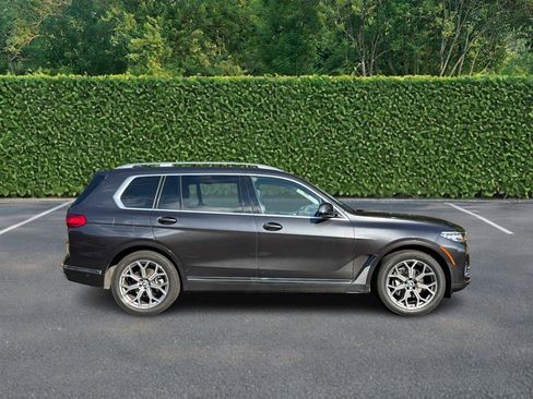 Used 2022 BMW X7 xDrive40i w/ Premium Package image 2