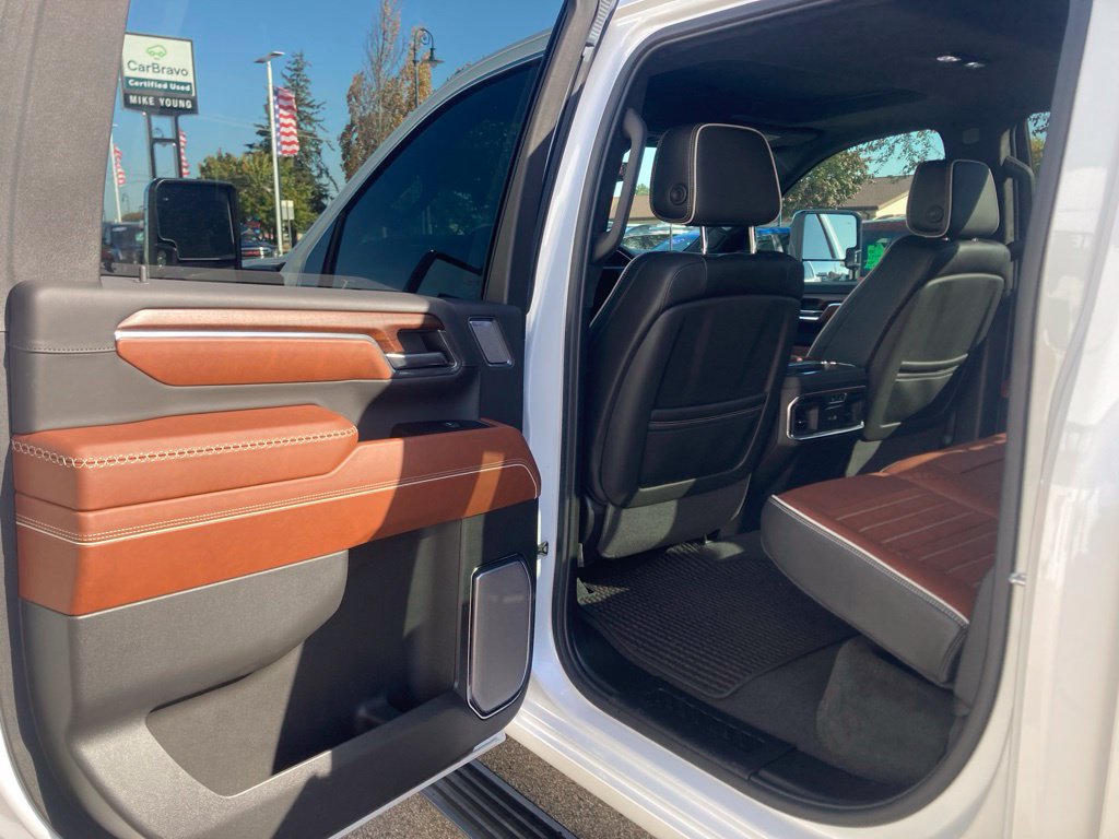Used 2024 GMC Sierra 2500 Denali Ultimate AWD/4WD image 11