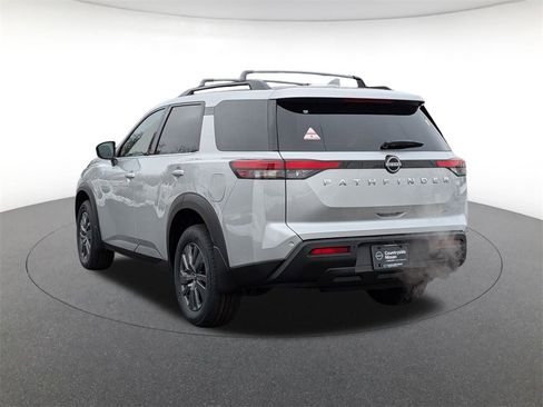 New 2025 Nissan Pathfinder SV image 7