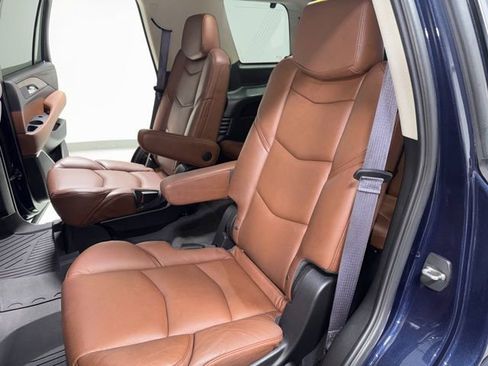 Used 2017 Cadillac Escalade Premium Luxury image 30