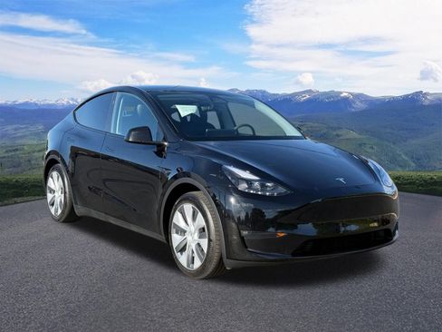 Used 2023 Tesla Model Y Long Range AWD/4WD image 8
