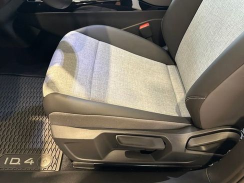 New 2025 Volkswagen ID.4 Pro AWD/4WD image 18