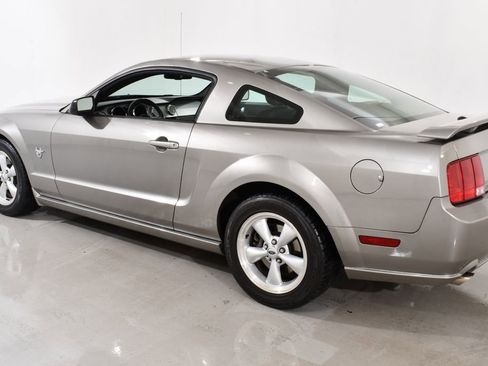 Used 2009 Ford Mustang GT Premium RWD image 15