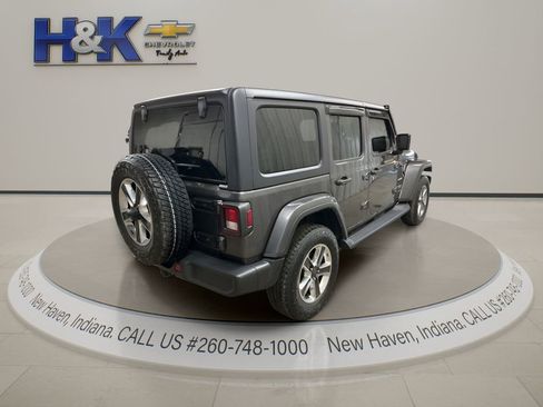 Used 2021 Jeep Wrangler Unlimited Sahara w/ Cold Weather Group AWD/4WD image 11