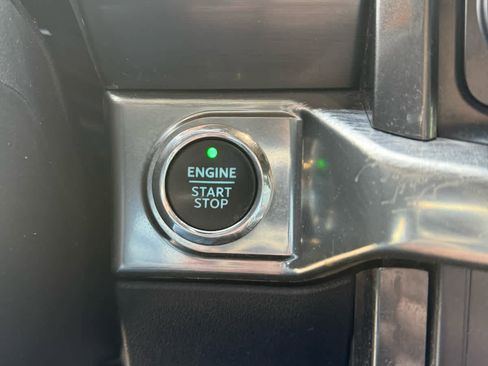 Used 2021 Ford F150 Lariat w/ Equipment Group 502A High image 32