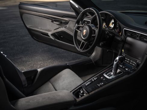 Used 2018 Porsche 911 GT2 RS RWD image 45