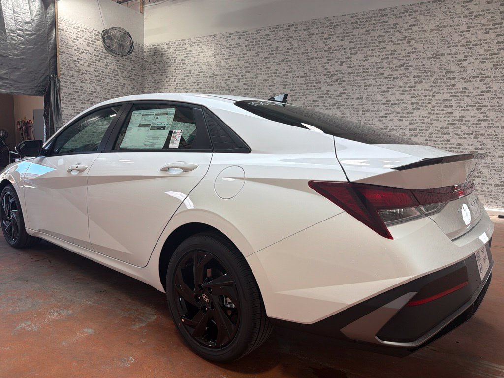 New 2026 Hyundai Elantra SEL Sport FWD image 5
