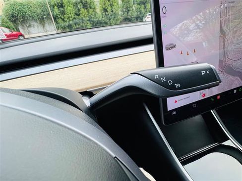 Used 2018 Tesla Model 3 image 37