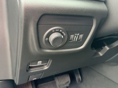 New 2025 Jeep Grand Cherokee L Laredo image 18