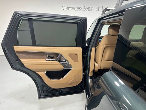 Used 2023 Land Rover Range Rover Long Wheelbase SE image 23