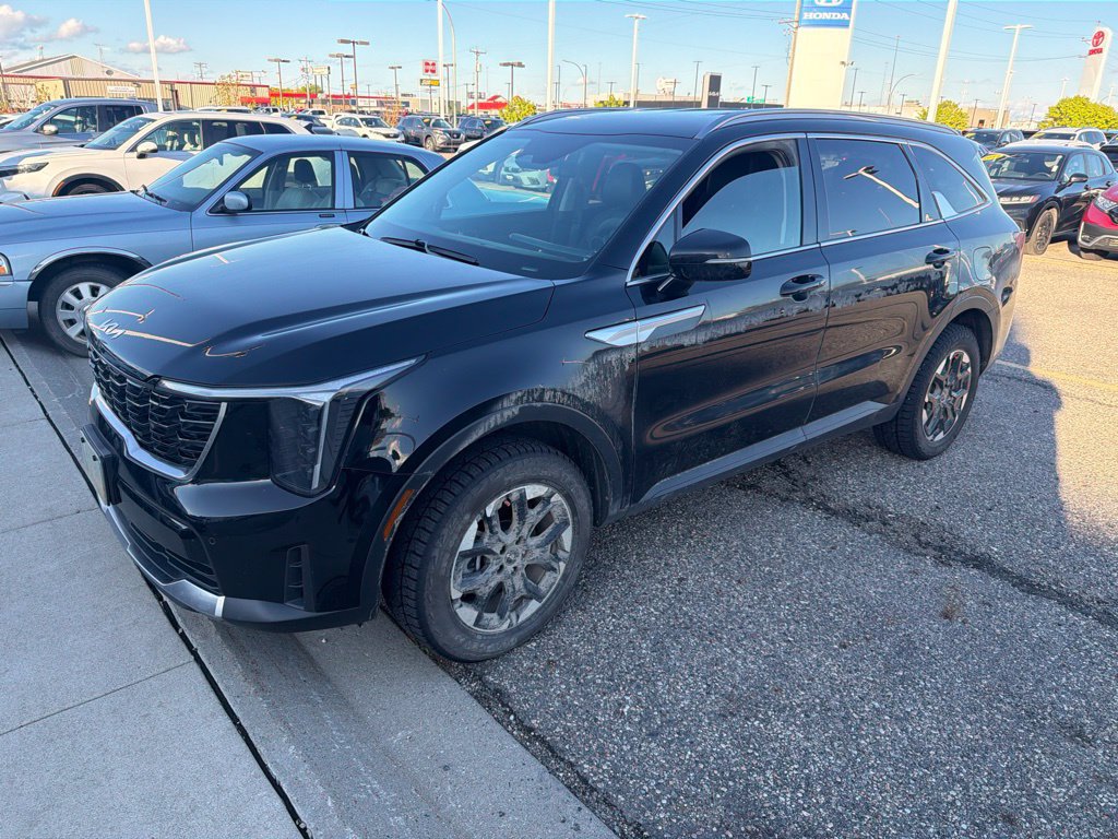 Used 2024 Kia Sorento S AWD/4WD image 2