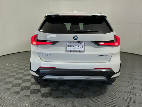 Certified 2025 BMW X1 xDrive28i w/ Convenience Package AWD/4WD image 4