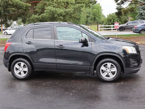 Used 2015 Chevrolet Trax LT w/ LT Sun and Sound Package AWD/4WD image 3