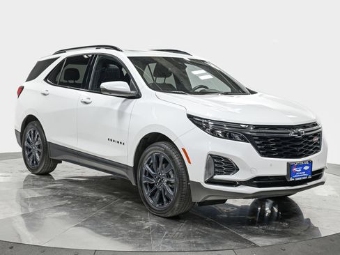 Used 2023 Chevrolet Equinox RS w/ RS Leather Package AWD/4WD image 9