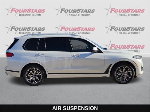 Used 2022 BMW X7 xDrive40i w/ Premium Package image 3