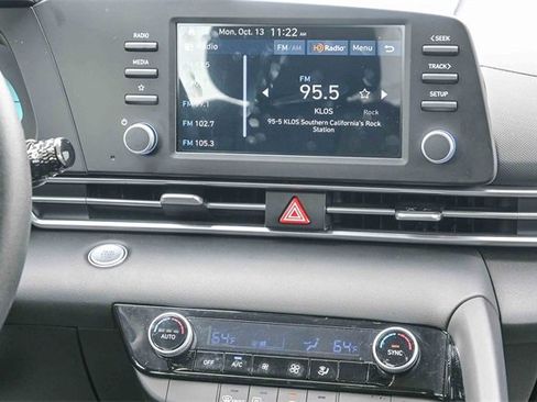 Certified 2025 Hyundai Elantra Blue image 16