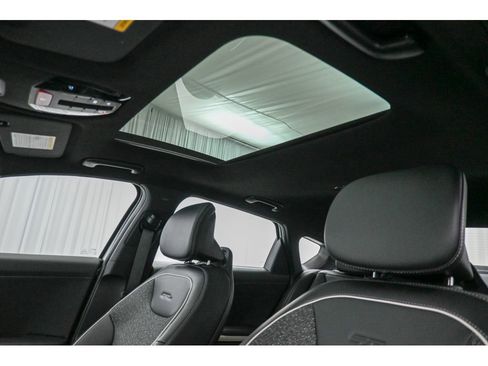 Used 2025 Kia K4 GT-Line image 33