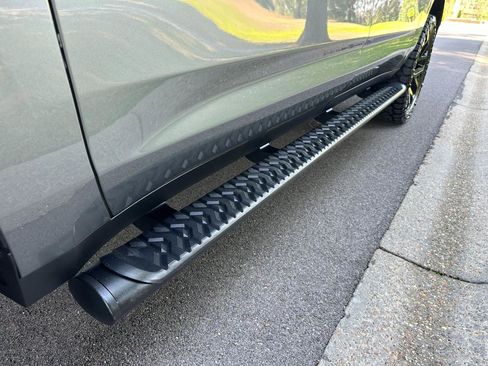 Used 2022 Chevrolet Suburban Z71 w/ Luxury Package AWD/4WD image 57