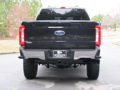 Used 2024 Ford F250 XLT image 11