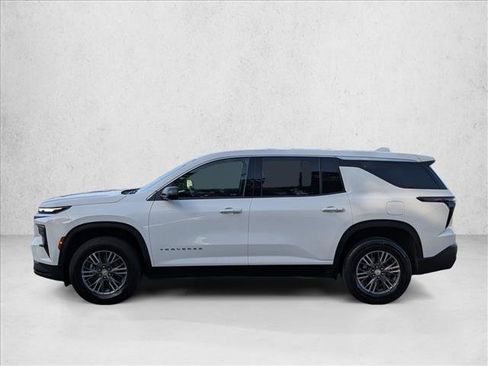 Used 2024 Chevrolet Traverse LS FWD image 9