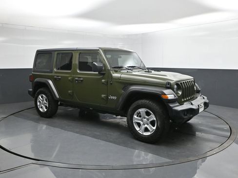 Used 2021 Jeep Wrangler Unlimited Sport image 17