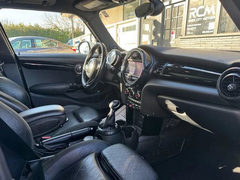 Used 2015 MINI Cooper 4-Door Hardtop image 21