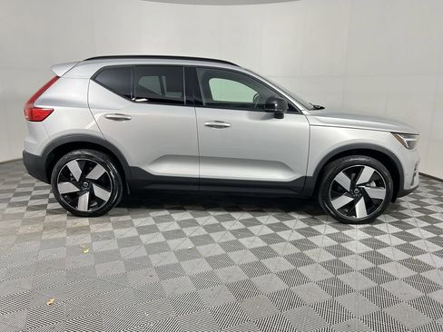 Certified 2023 Volvo XC40 Recharge Ultimate image 10