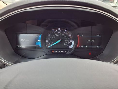Used 2018 Ford Fusion SE w/ Fusion SE Technology Package FWD image 15