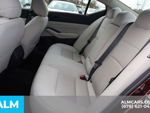 Used 2025 Nissan Altima 2.5 SV FWD image 17