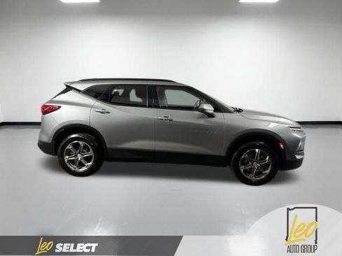 Used 2023 Chevrolet Blazer LT w/ Convenience Package FWD image 6