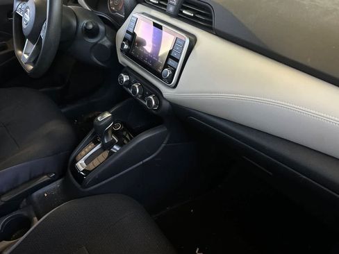 Used 2020 Nissan Versa SV FWD image 17
