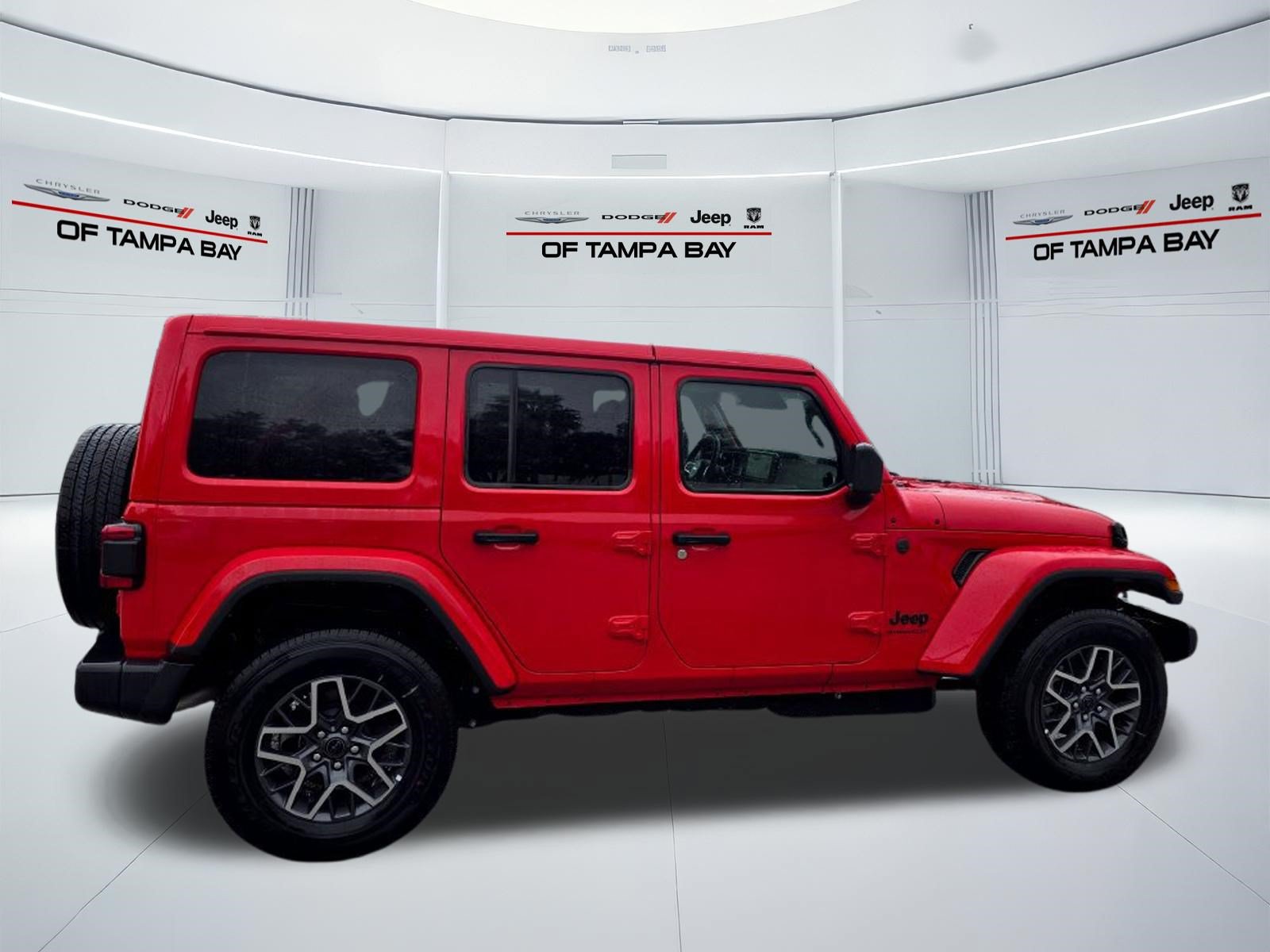 Used 2026 Jeep Wrangler Unlimited Sahara AWD/4WD image 7