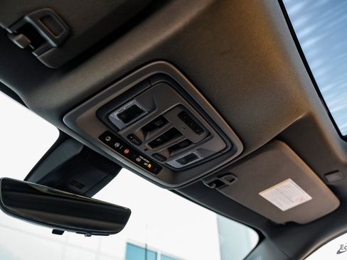 Used 2022 GMC Sierra 3500 Denali w/ Technology Package image 38