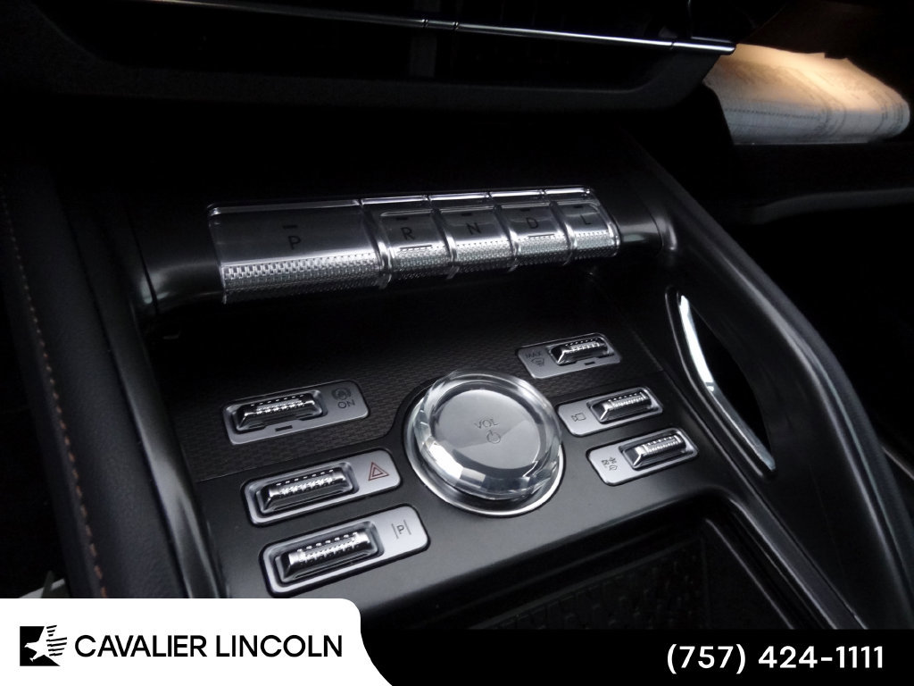 Used 2026 Lincoln Nautilus Premier w/ Equipment Group 102A AWD/4WD image 10