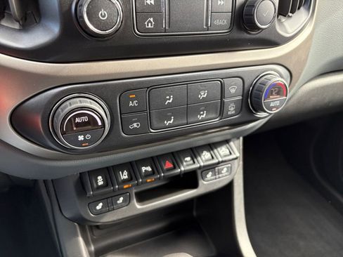 Used 2022 Chevrolet Colorado Z71 w/ Safety Package image 26