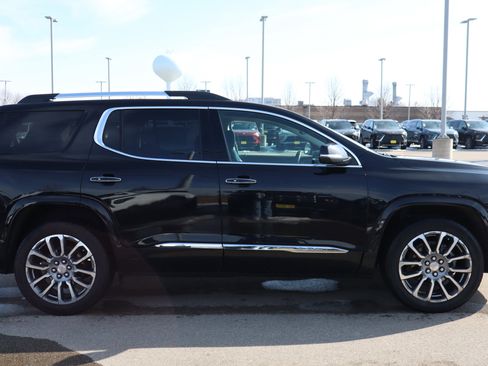 Certified 2023 GMC Acadia Denali w/ Denali Ultimate Package image 8