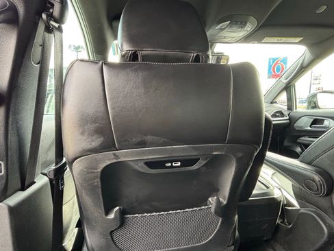 Used 2024 Chrysler Pacifica Touring-L w/ S Appearance Package image 18