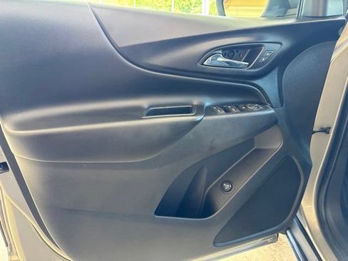 Used 2019 Chevrolet Equinox LT FWD image 11