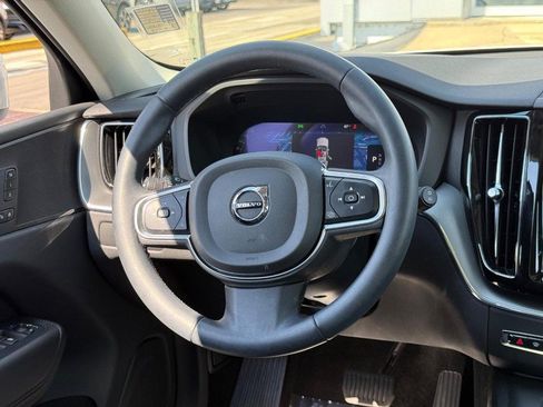 Used 2023 Volvo XC60 B5 Core w/ Climate Package AWD/4WD image 13