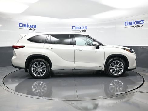 Used 2021 Toyota Highlander Limited image 9
