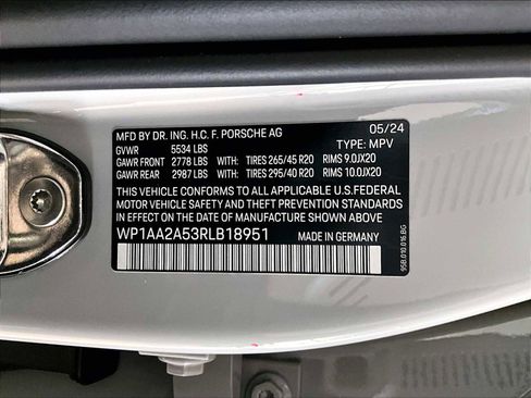 Used 2024 Porsche Macan Turbo image 36