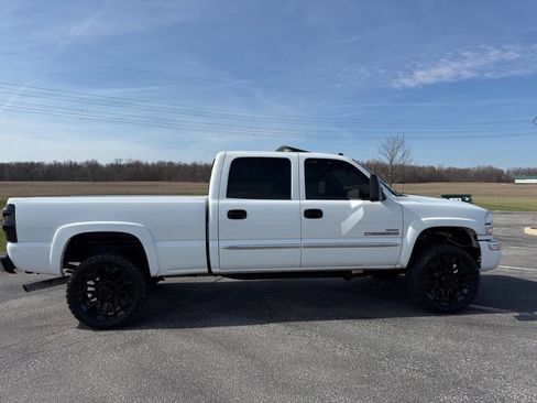 Used 2005 GMC Sierra 2500 SLT w/ Heavy-Duty Power Package image 4