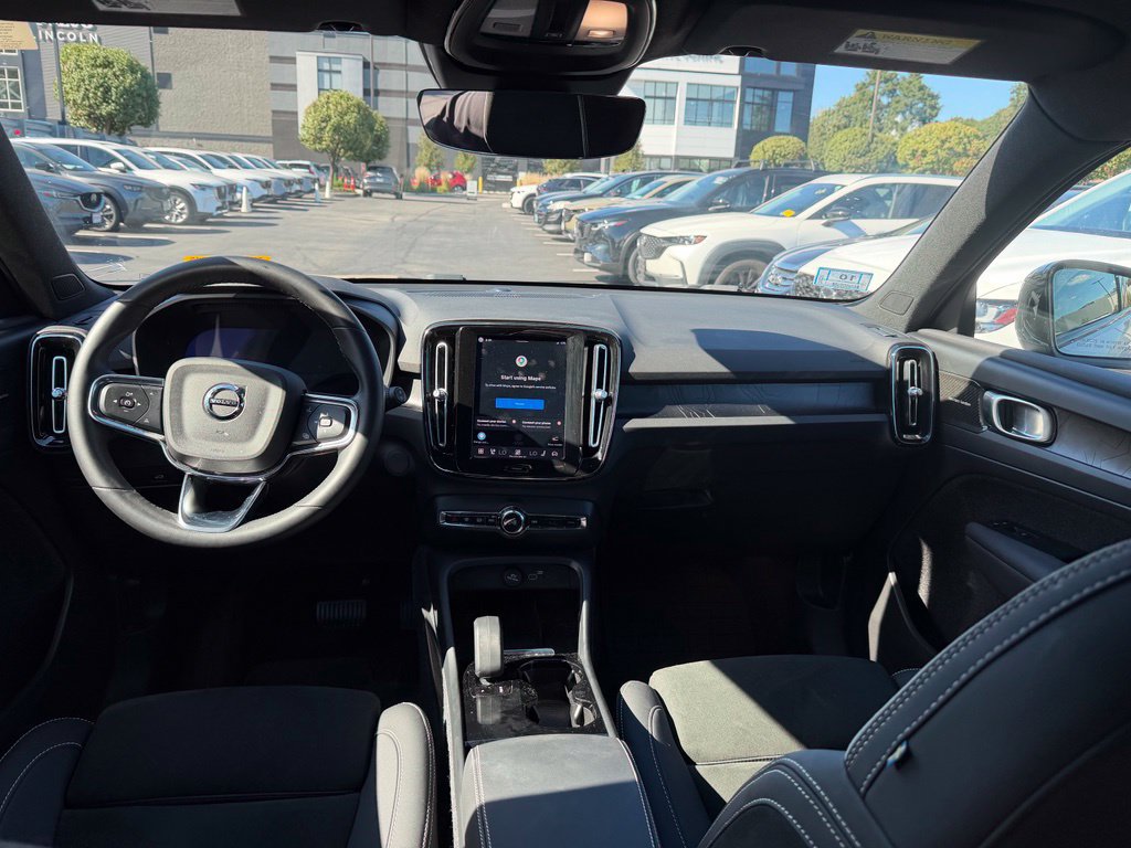 Used 2023 Volvo XC40 Recharge Ultimate w/ Protection Package Premier AWD/4WD image 9