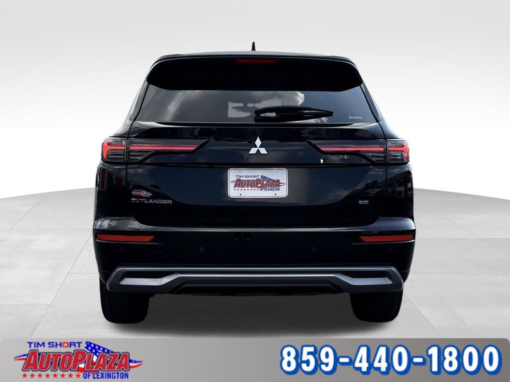 Used 2025 Mitsubishi Outlander SE AWD/4WD image 11