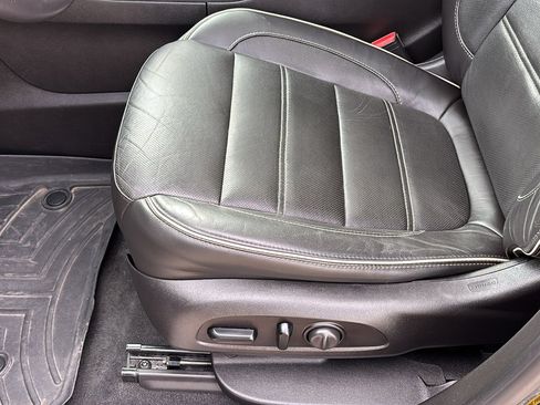 Used 2017 GMC Acadia Denali w/ Technology Package image 25