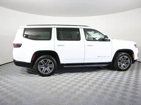 Used 2024 Jeep Wagoneer Series II AWD/4WD image 7